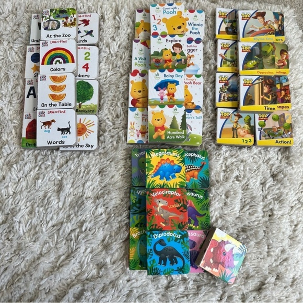 45 Mini-Books Winnie the Pooh, ToyStory, Dinosaur, and Eric Carle